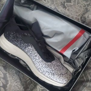 PRADA MENS SNEAKERS